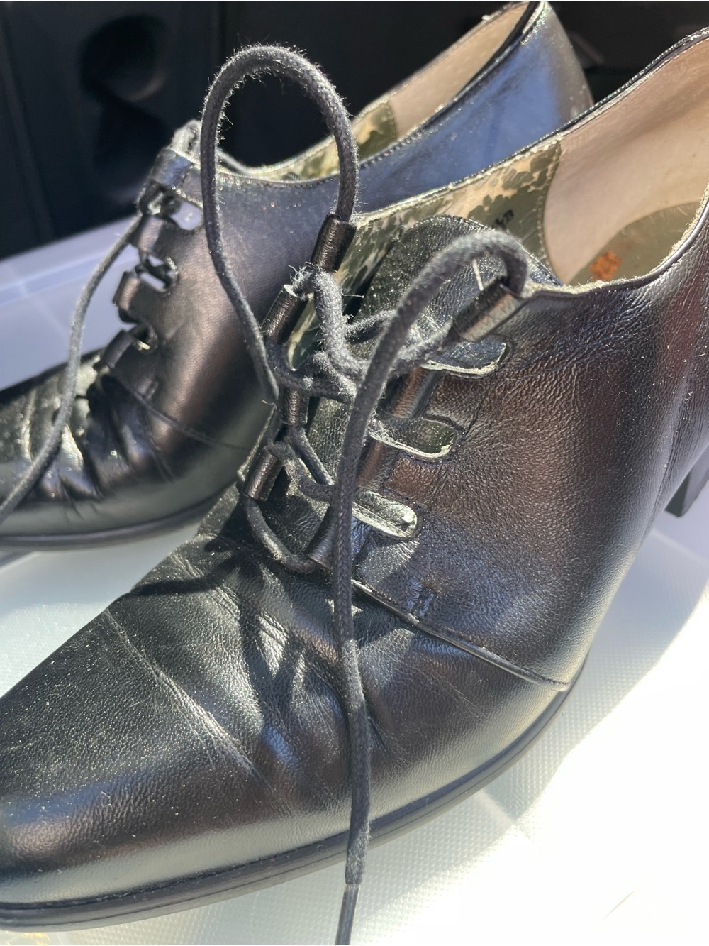 Precise vintage leather lace up heeled booties 7.5